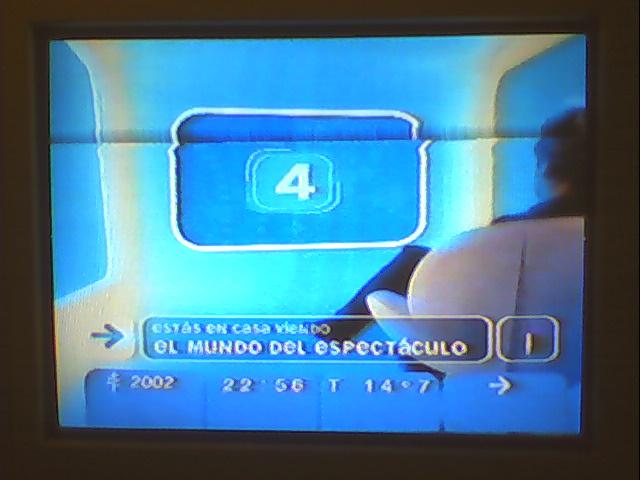 Captura - Estás en casa viendo cine - Canal 13 - Invierno 2002