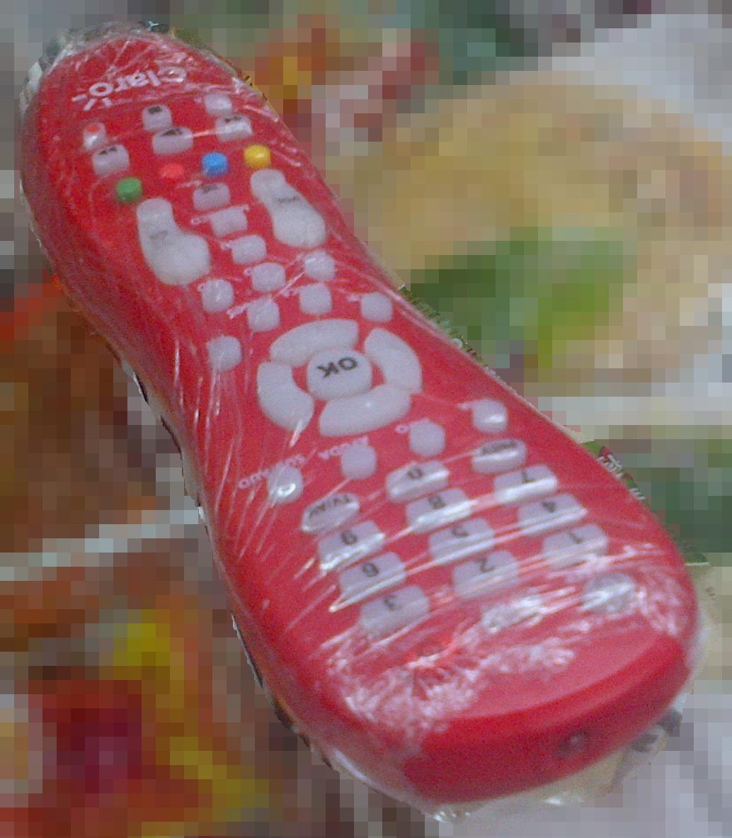 Control remoto rojo de Claro TV Digital Colombia