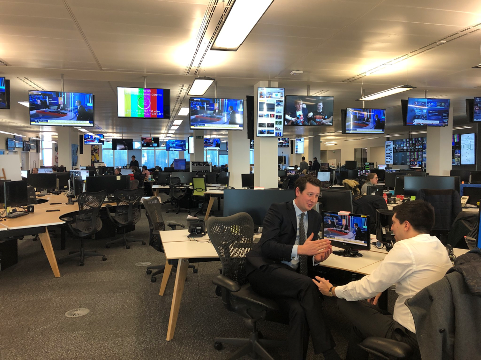 skynewsroom_00001.png.9724c0f45b80eebb8b6b2ba1257f5f27.png