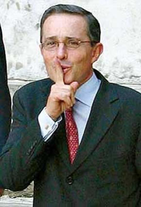 uribe-silencio.jpg.f517f361c303629c964a61e561dd522a.jpg